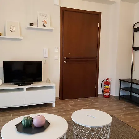 Fantastic Four Apartments Neo Epivates Exterior photo