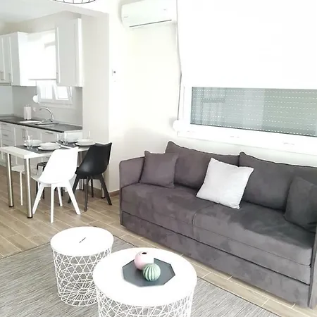Fantastic Four Apartments Neo Epivates Exterior photo