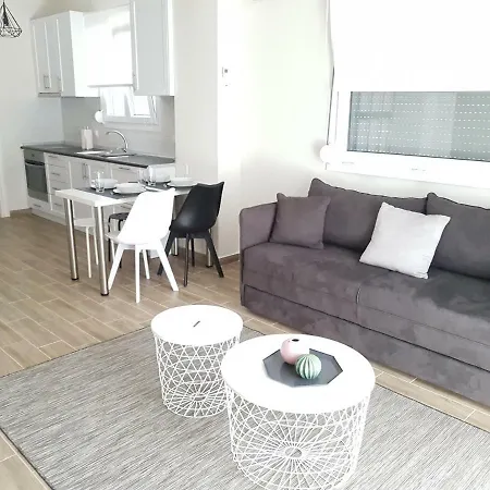 Fantastic Four Apartments Neo Epivates Exterior photo